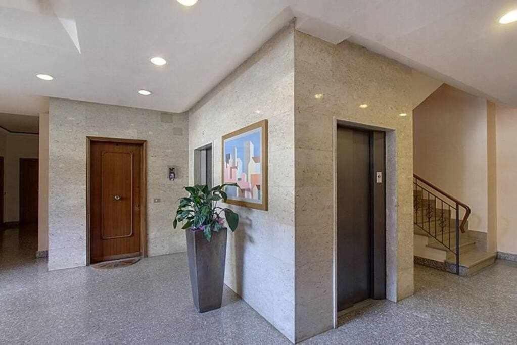 Frati Bigi With Two Bedrooms And Parking Firenze