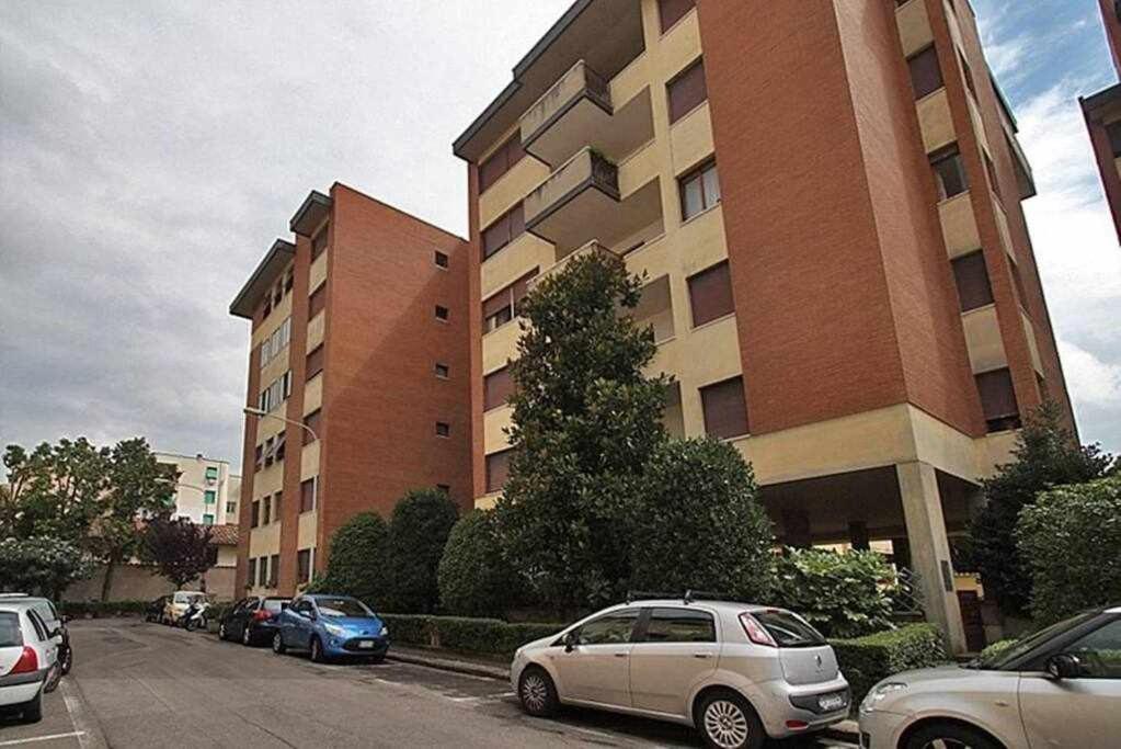 Frati Bigi With Two Bedrooms And Parking Appartamento